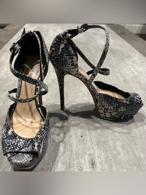 GIANNI BINI Karstin Stone black, grey & cream. Stiletto platform strappy heels